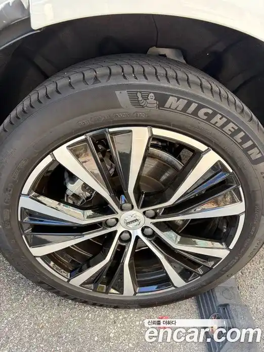 Volvo XC60 2024 2.0 Автомат в Москве № 164743, фото 5