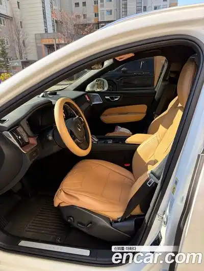 Volvo XC60 2024 2.0 Автомат в Москве № 164743, миниатюра 6