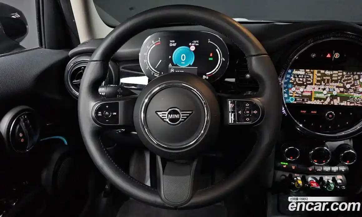 Mini Cooper 2022 1.5 Автомат в Москве № 165857, фото 13