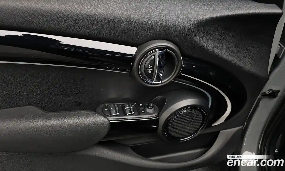 Mini Cooper 2022 1.5 Автомат в Москве № 165857, фото 17