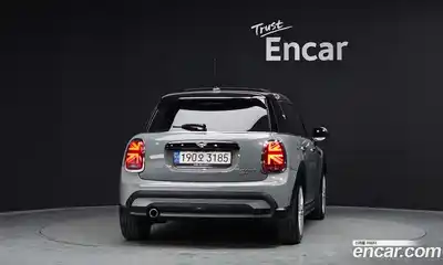 Mini Cooper 2022 1.5 Автомат в Москве № 165857, миниатюра 4