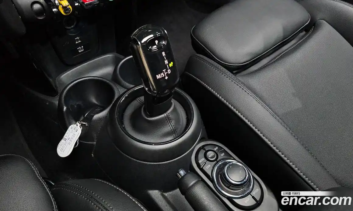 Mini Cooper 2022 1.5 Автомат в Москве № 165857, фото 9