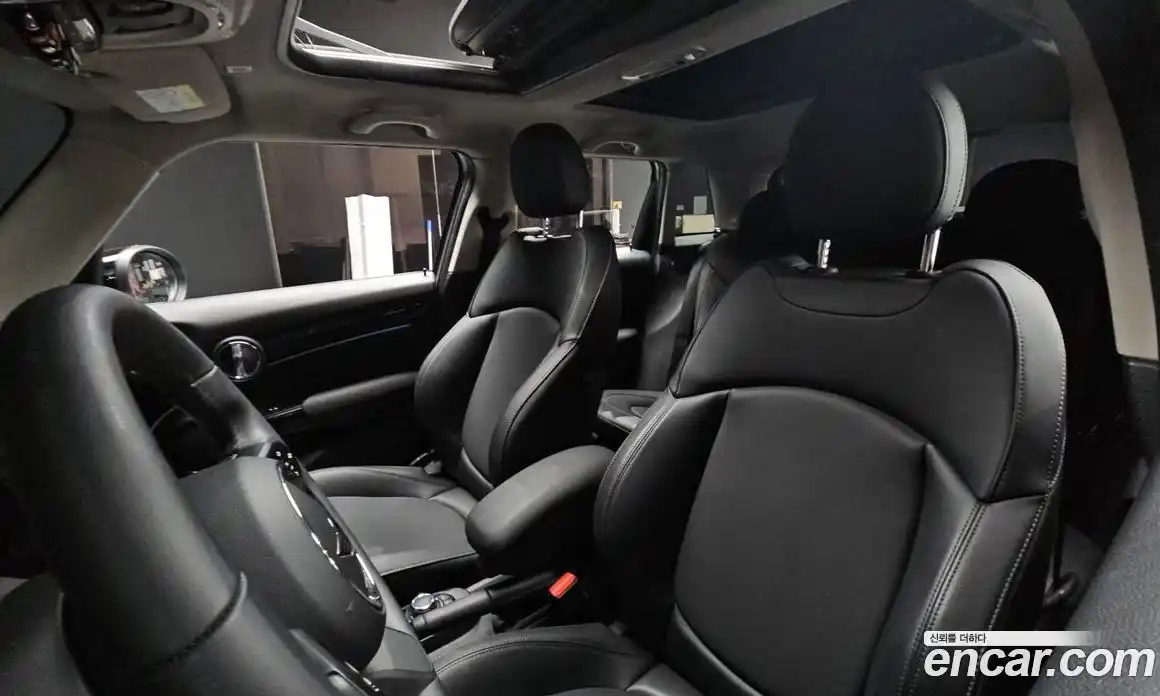 Mini Cooper 2022 1.5 Автомат в Москве № 165857, фото 10