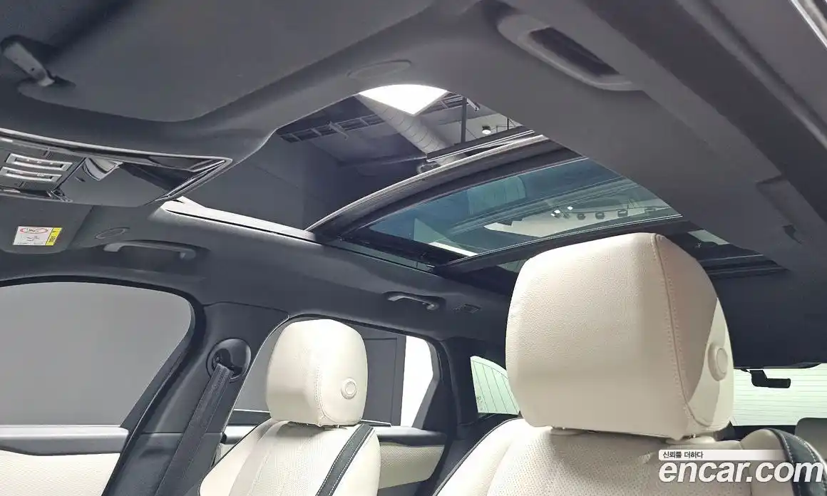 Land Rover Range-Rover Velar 2023 2.0 Автомат в Москве № 166144, фото 14