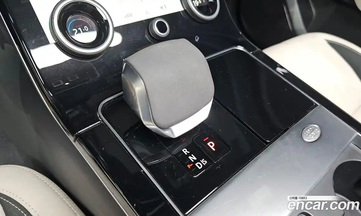 Land Rover Range-Rover Velar 2023 2.0 Автомат в Москве № 166144, фото 18