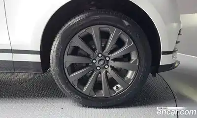 Land Rover Range-Rover Velar 2023 2.0 Автомат в Москве № 166144, миниатюра 4