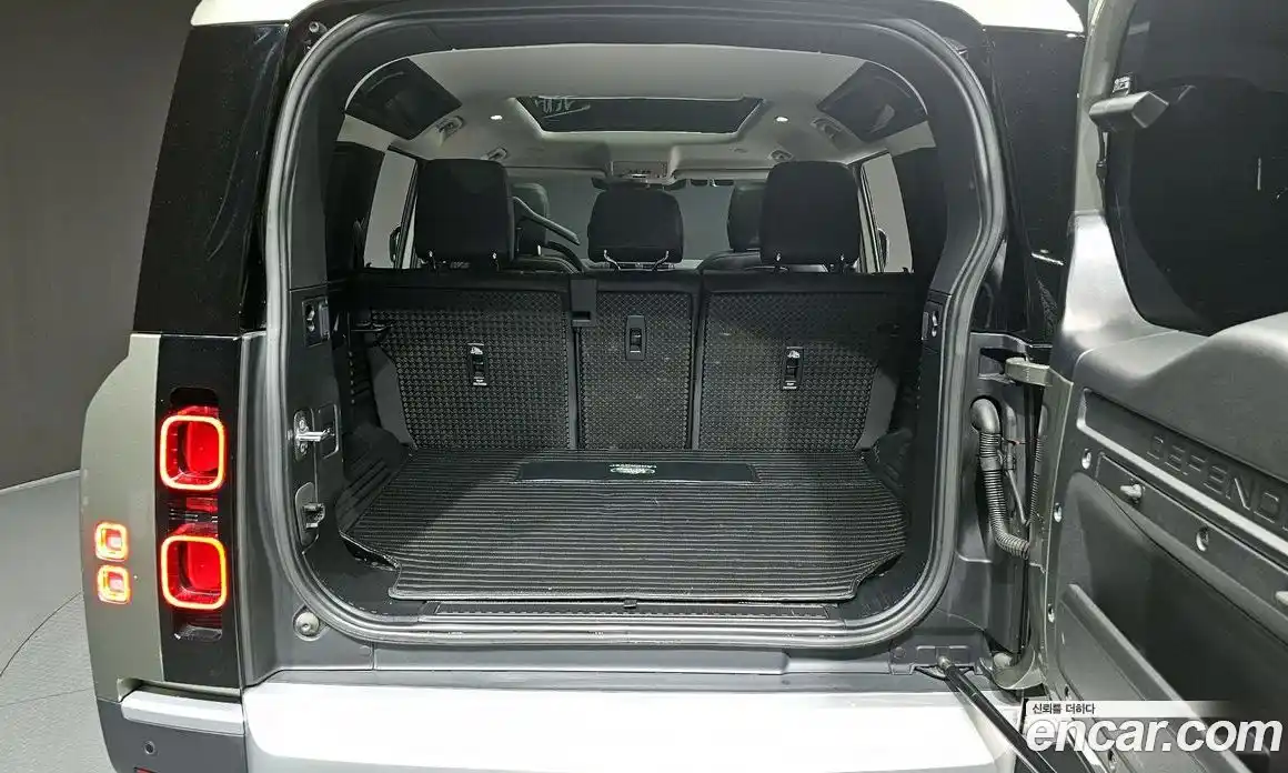 Land Rover Defender 2022 3.0 Автомат в Москве № 166447, фото 18