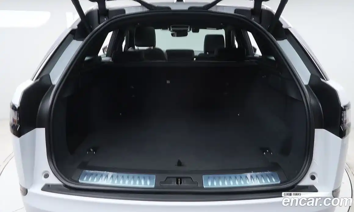 Land Rover Range-Rover Velar 2025 3.0 Автомат в Москве № 166733, фото 12