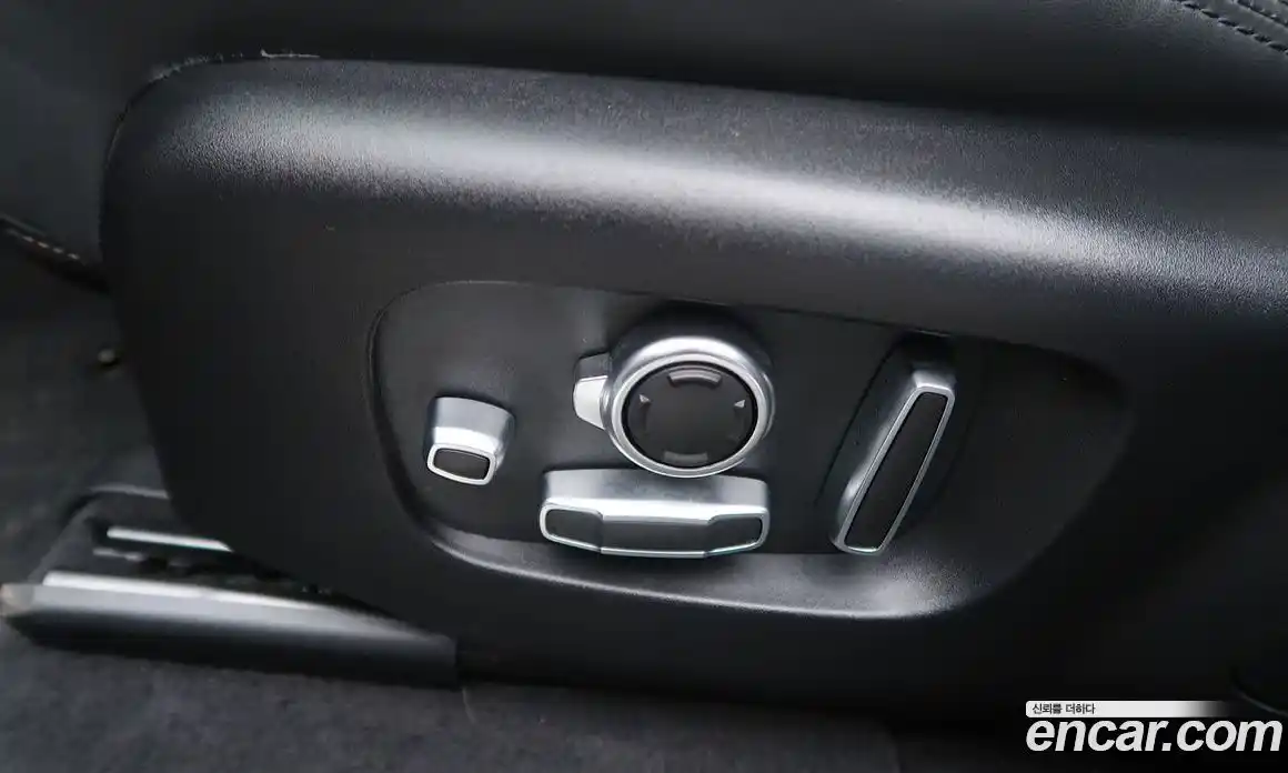 Land Rover Range-Rover Velar 2025 3.0 Автомат в Москве № 166733, фото 17