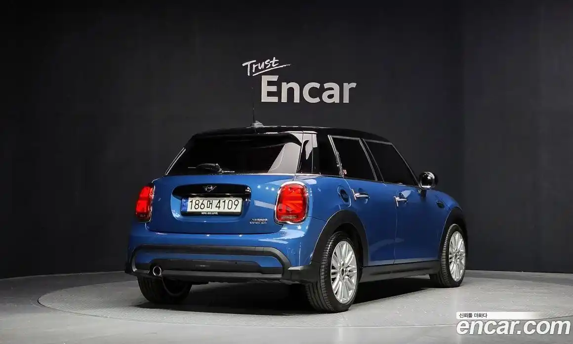 Mini Cooper 2022 1.5 Автомат в Москве № 166970, фото 13