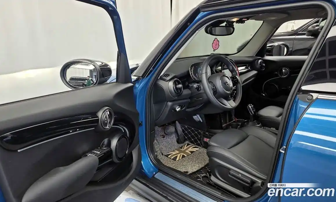 Mini Cooper 2022 1.5 Автомат в Москве № 166970, фото 20