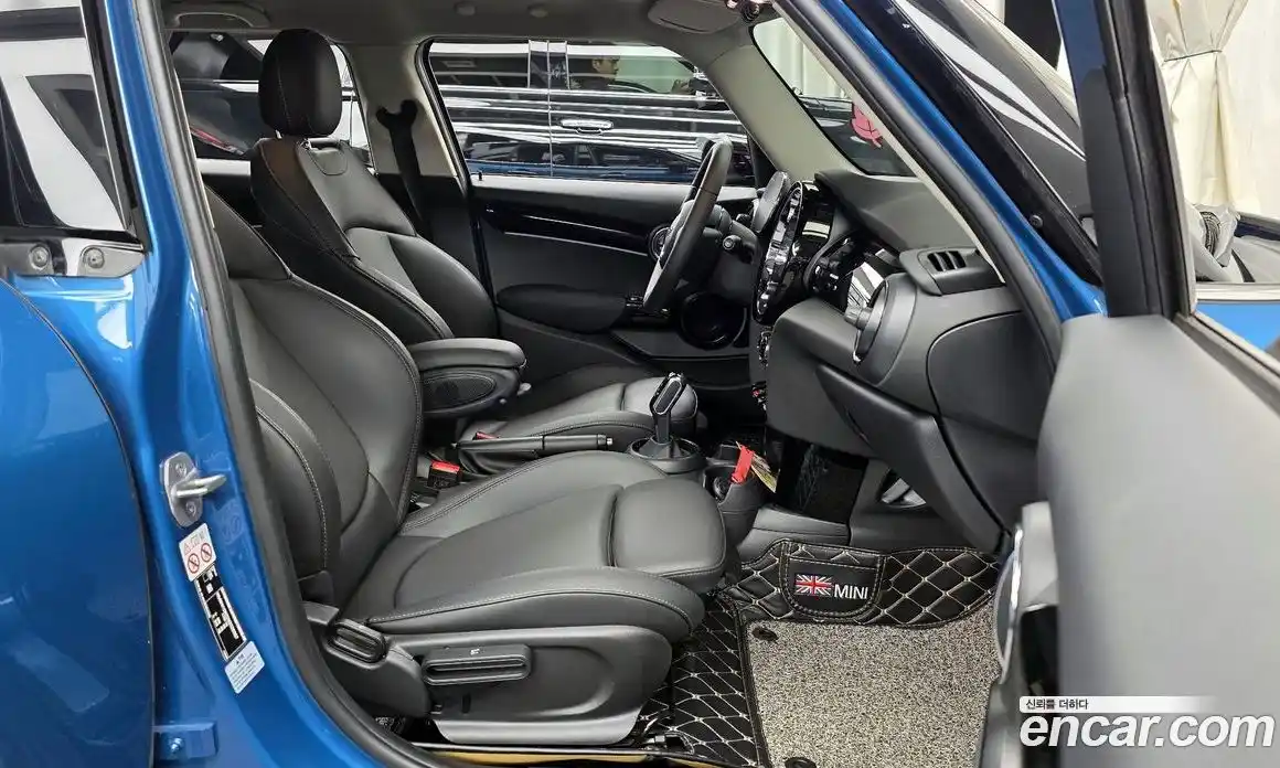 Mini Cooper 2022 1.5 Автомат в Москве № 166970, фото 6