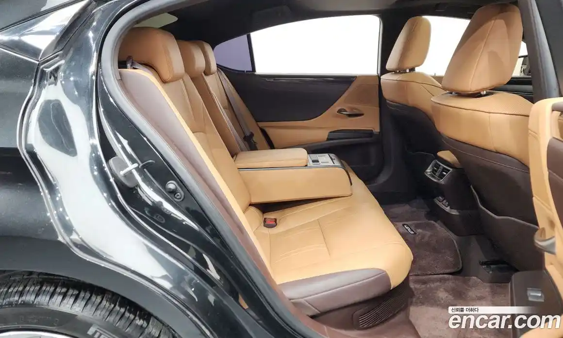 Lexus ES 2021 2.5 Автомат в Москве № 168262, фото 7