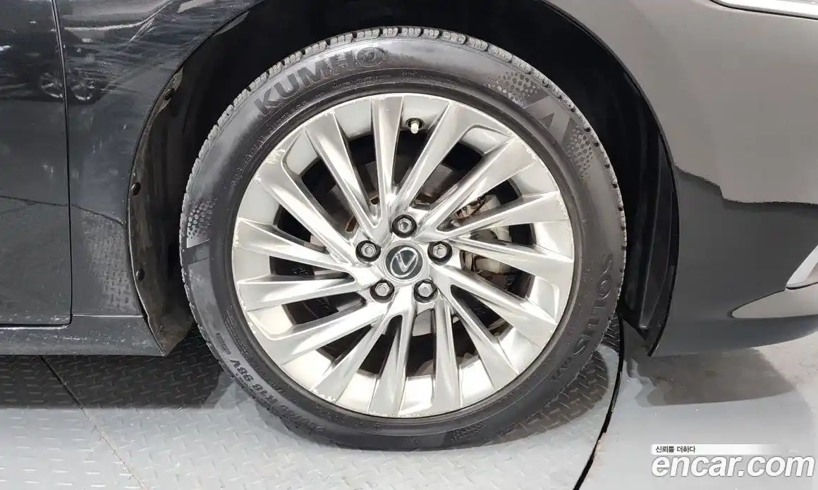 Lexus ES 2021 2.5 Автомат в Москве № 168262, фото 8