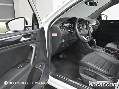 Volkswagen Tiguan 2023 2.0 Автомат в Москве № 169195, миниатюра 11