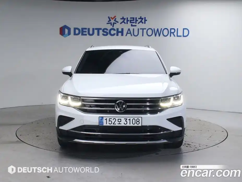 Volkswagen Tiguan 2023 2.0 Автомат в Москве № 169195, фото 3