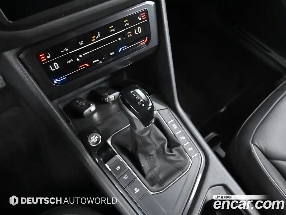 Volkswagen Tiguan 2023 2.0 Автомат в Москве № 169195, фото 9