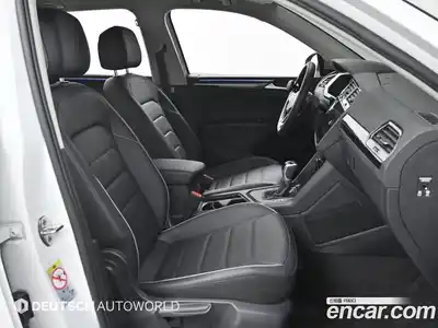 Volkswagen Tiguan 2023 2.0 Автомат в Москве № 169195, миниатюра 10
