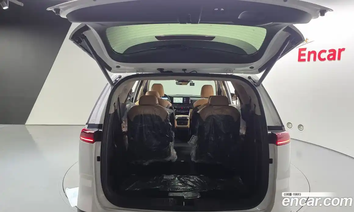 Kia Canival 2023 2.2 Автомат в Москве № 18443, фото 17