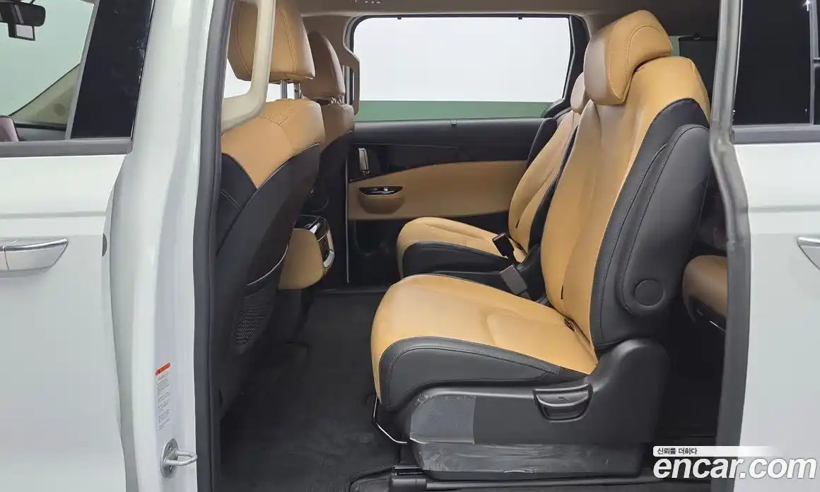 Kia Canival 2023 2.2 Автомат в Москве № 18443, фото 8