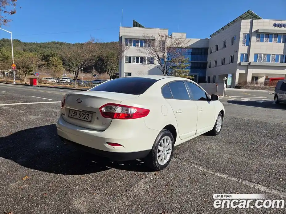 Renault SM3 2010 1.6 Автомат в Москве № 186162, фото 6