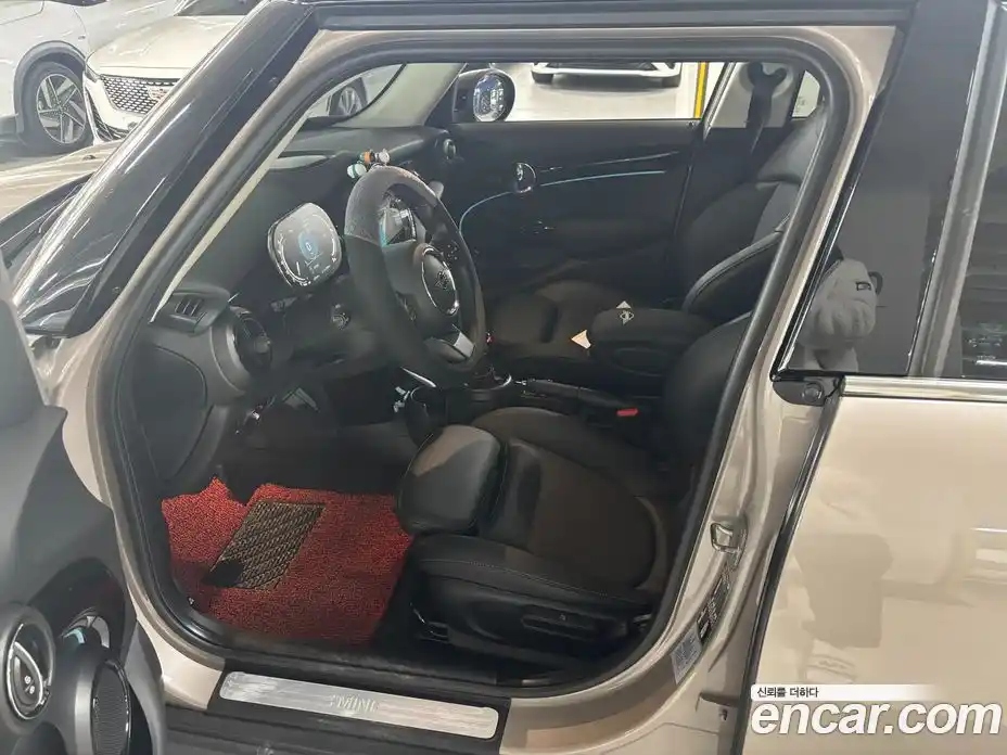 Mini Cooper 2022 1.5 Автомат в Москве № 187860, фото 15