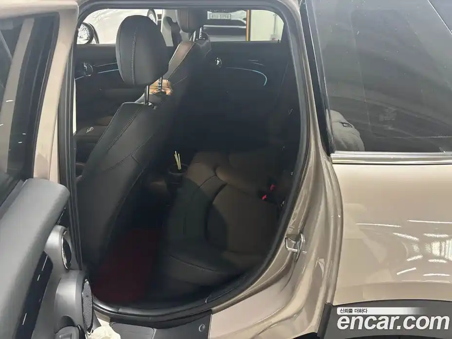 Mini Cooper 2022 1.5 Автомат в Москве № 187860, фото 16