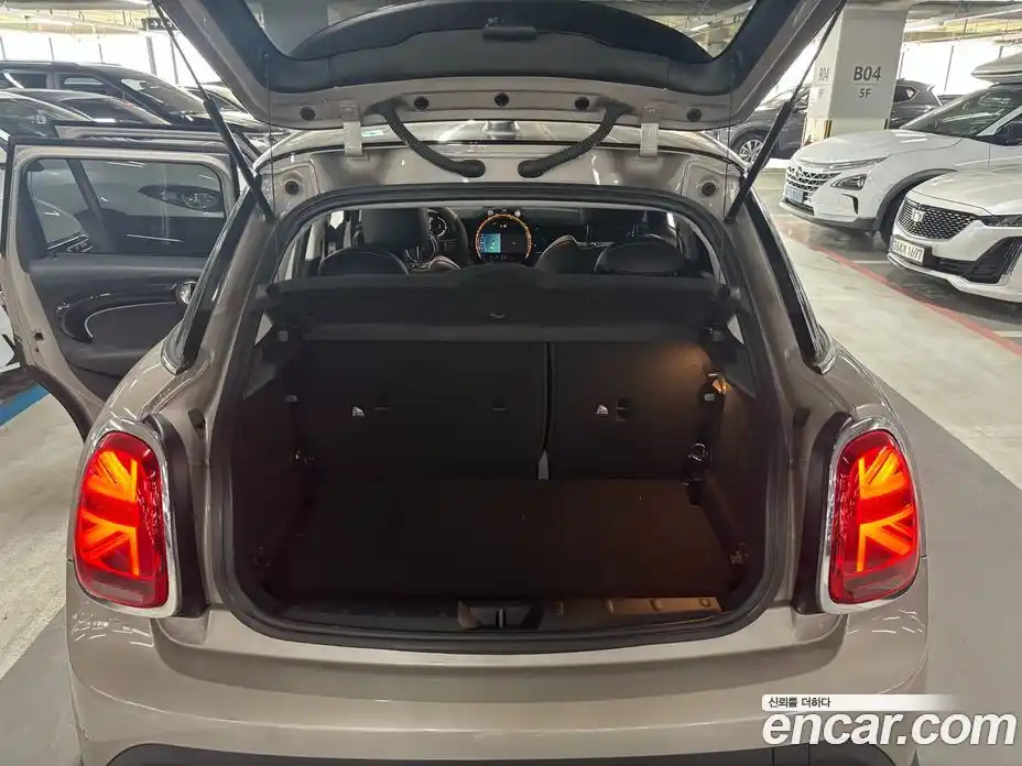 Mini Cooper 2022 1.5 Автомат в Москве № 187860, фото 17