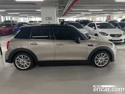 Mini Cooper 2022 1.5 Автомат в Москве № 187860, миниатюра 3