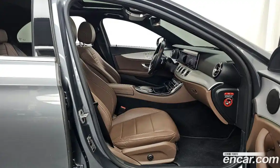 Mercedes-Benz E-Class 2021 2.0 Автомат в Москве № 194268, фото 3