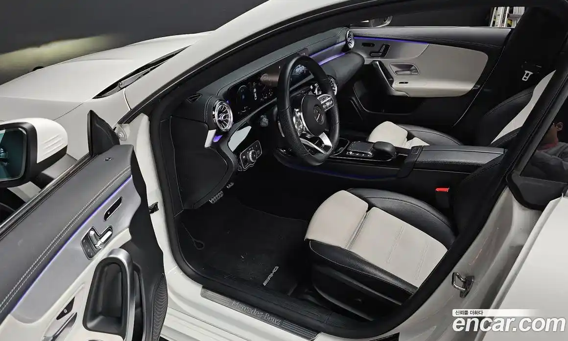 Mercedes-Benz CLA-Class 2021 2.0 Автомат в Москве № 195035, фото 11