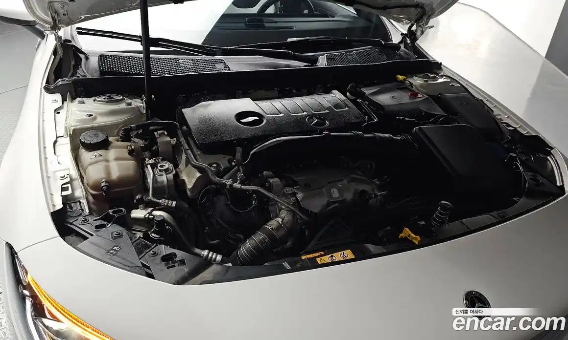 Mercedes-Benz CLA-Class 2021 2.0 Автомат в Москве № 195035, фото 14