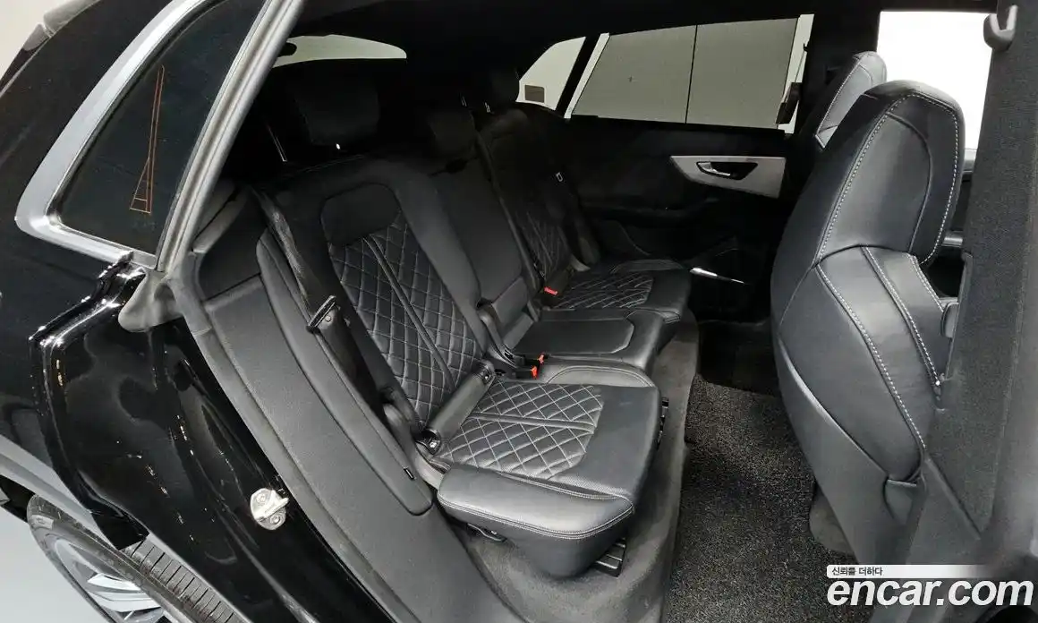 Audi Q8 2022 3.0 Автомат в Москве № 196388, фото 3