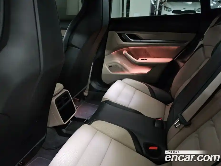 Porsche Taycan 2025 Автомат в Москве № 197784, фото 17