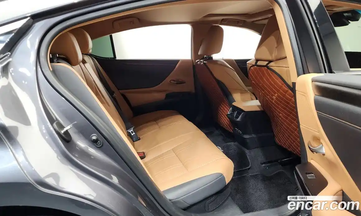 Lexus ES 2022 2.5 Автомат в Москве № 198815, фото 17