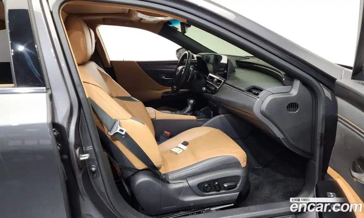 Lexus ES 2022 2.5 Автомат в Москве № 198815, фото 20