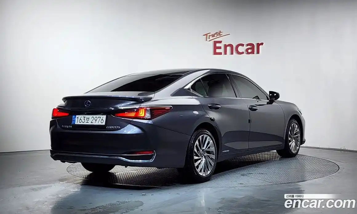 Lexus ES 2022 2.5 Автомат в Москве № 198815, фото 6