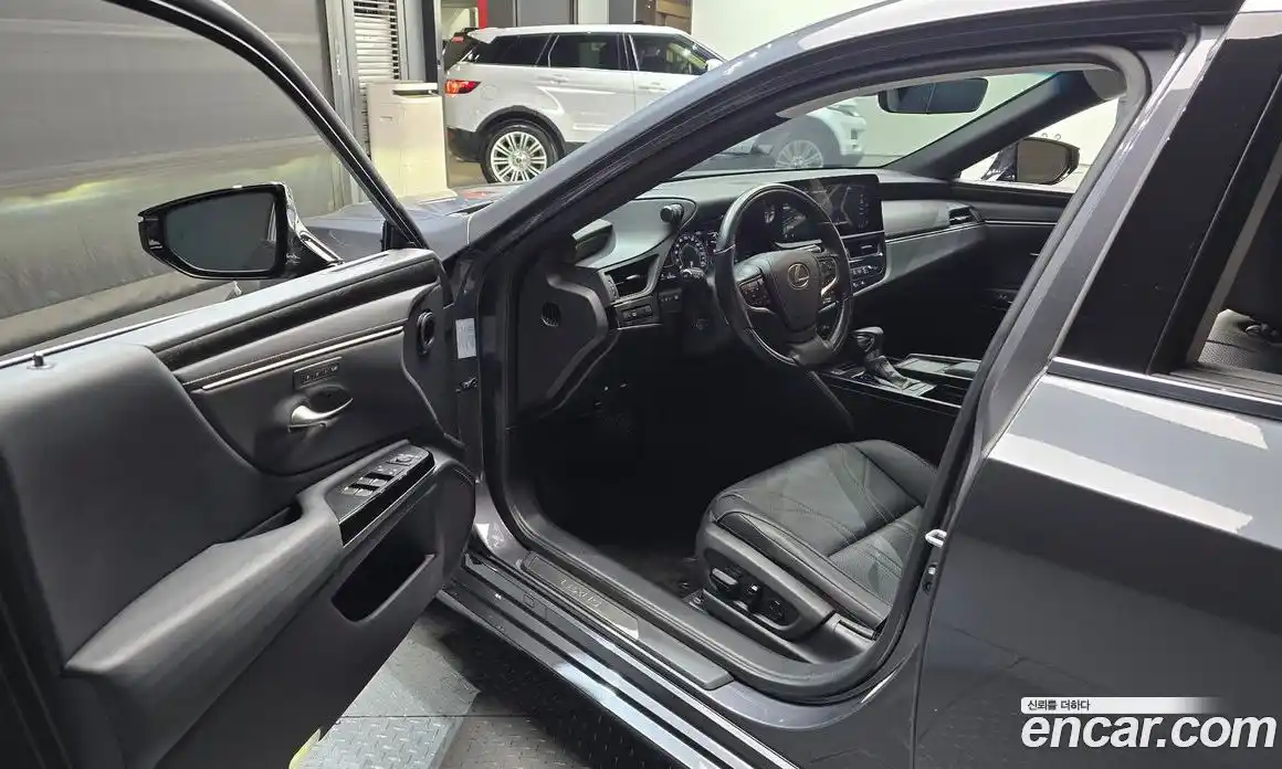 Lexus ES 2022 2.5 Автомат в Москве № 198848, фото 6