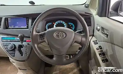 Toyota Isis 2009 1.8 Автомат в Москве № 199683, миниатюра 2