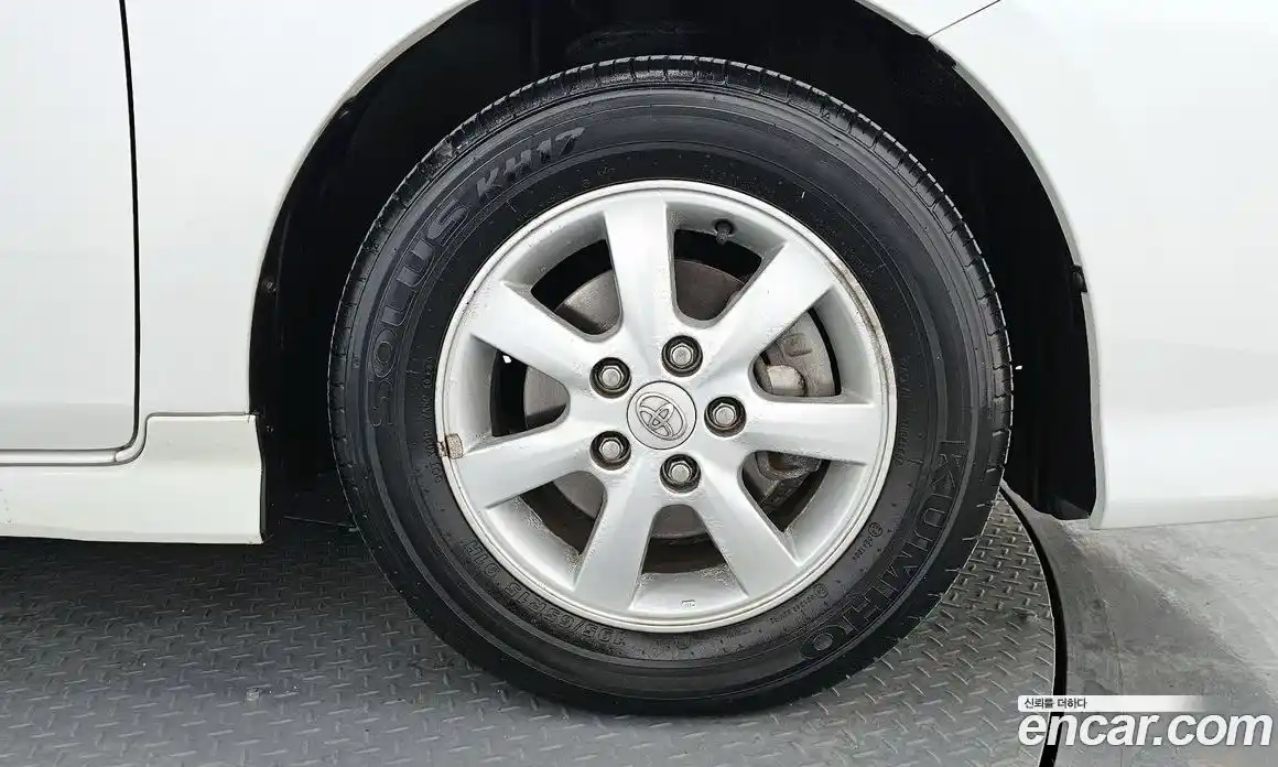 Toyota Isis 2009 1.8 Автомат в Москве № 199683, фото 7