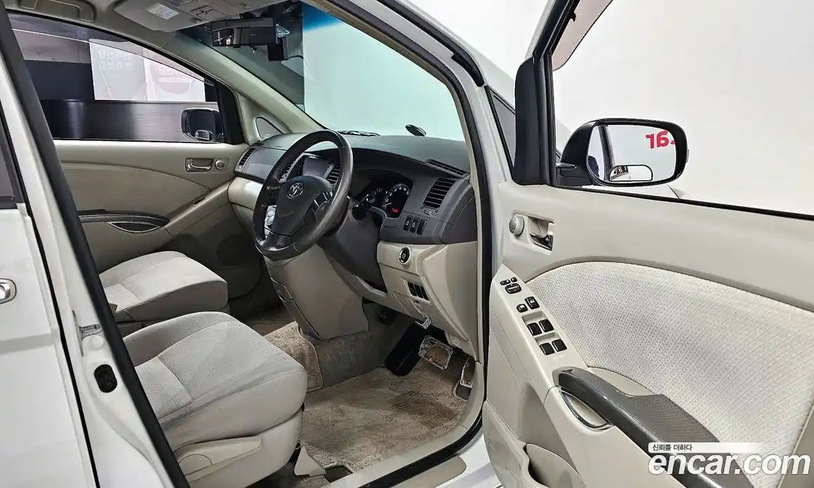 Toyota Isis 2009 1.8 Автомат в Москве № 199683, фото 8