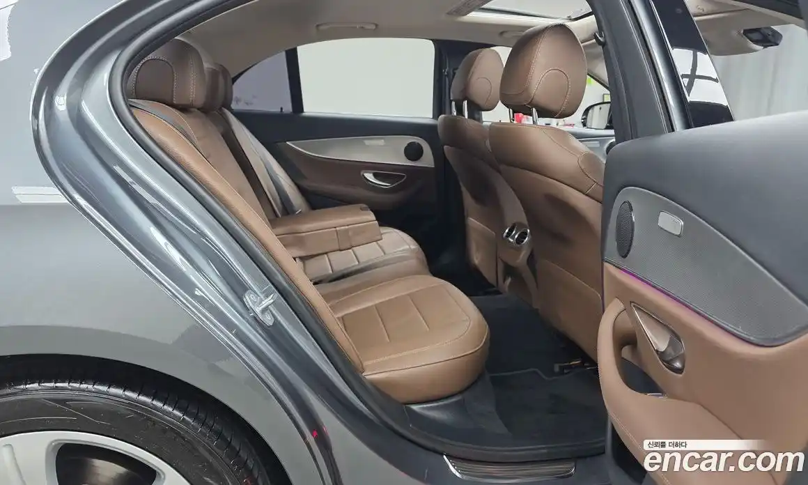 Mercedes-Benz E-Class 2018 2.0 Автомат в Москве № 207691, фото 12