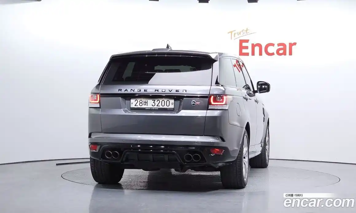 Land Rover Range-Rover Sport 2017 5.0 Автомат в Москве № 213469, фото 2