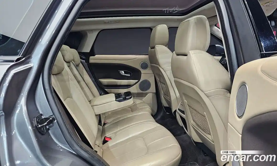 Land Rover Range-Rover Evoque 2017 2.0 Автомат в Москве № 213619, фото 2