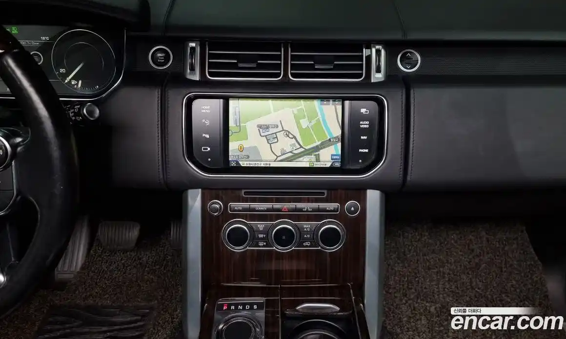 Land Rover Range-Rover 2015 4.4 Автомат в Москве № 213752, фото 14