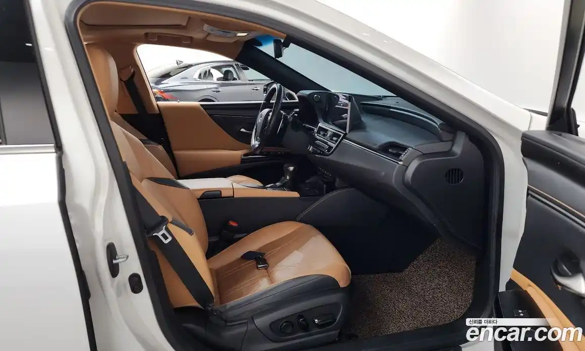 Lexus ES 2022 2.5 Автомат в Москве № 214653, фото 11