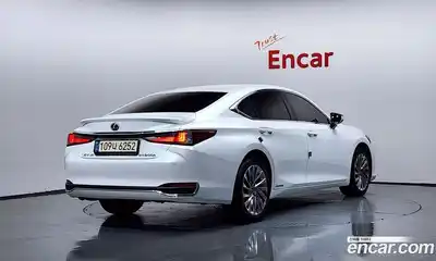 Lexus ES 2022 2.5 Автомат в Москве № 214653, миниатюра 2