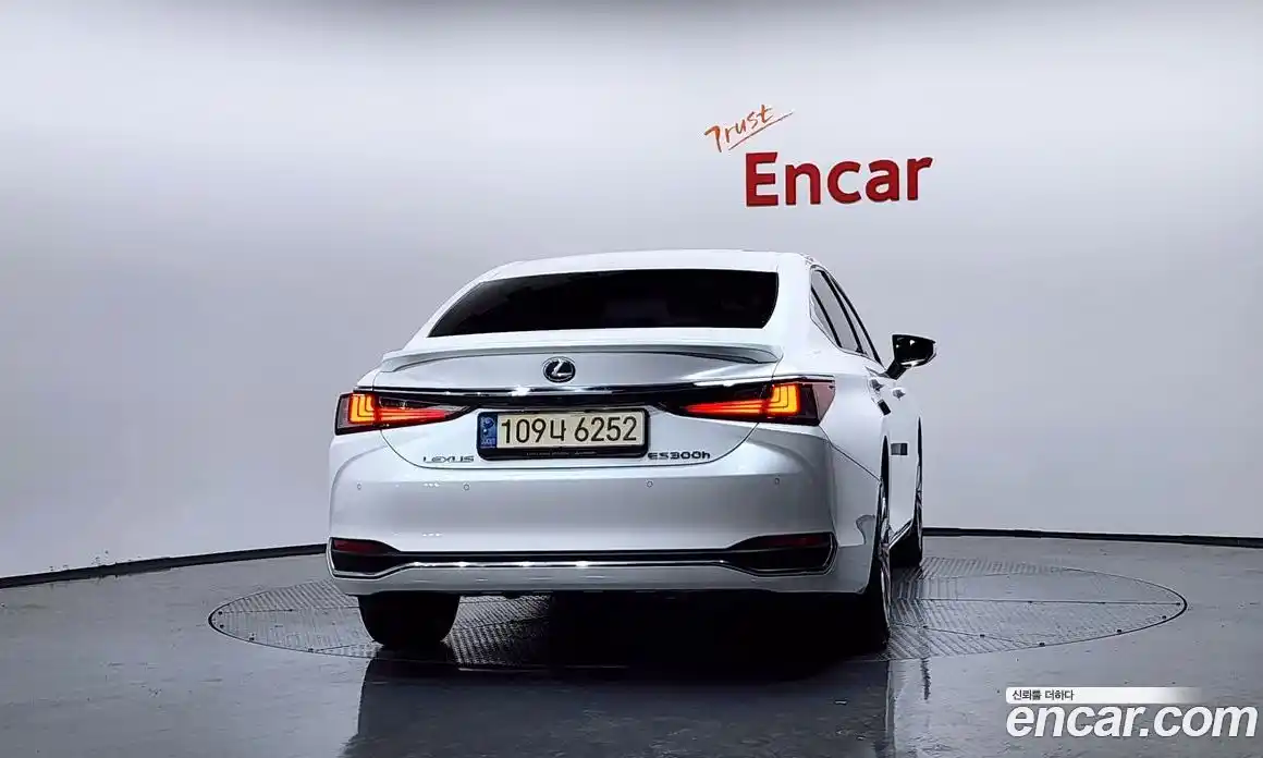 Lexus ES 2022 2.5 Автомат в Москве № 214653, фото 4