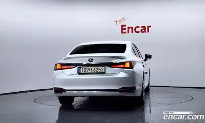 Lexus ES 2022 2.5 Автомат в Москве № 214653, миниатюра 4