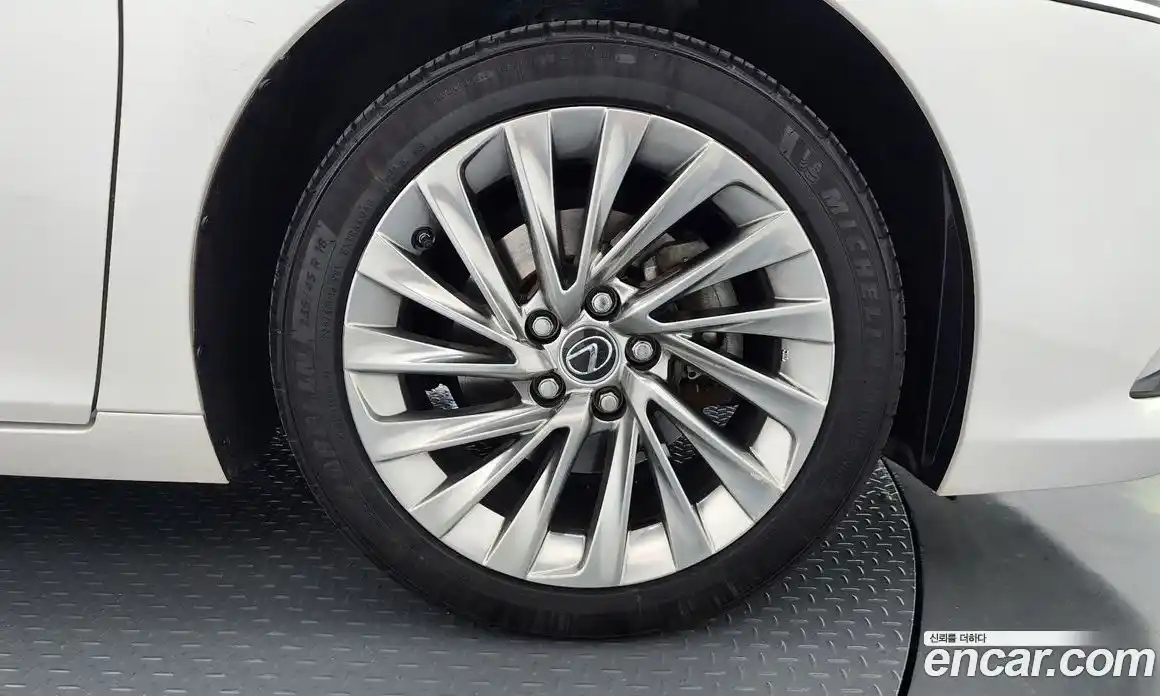 Lexus ES 2022 2.5 Автомат в Москве № 214653, фото 5